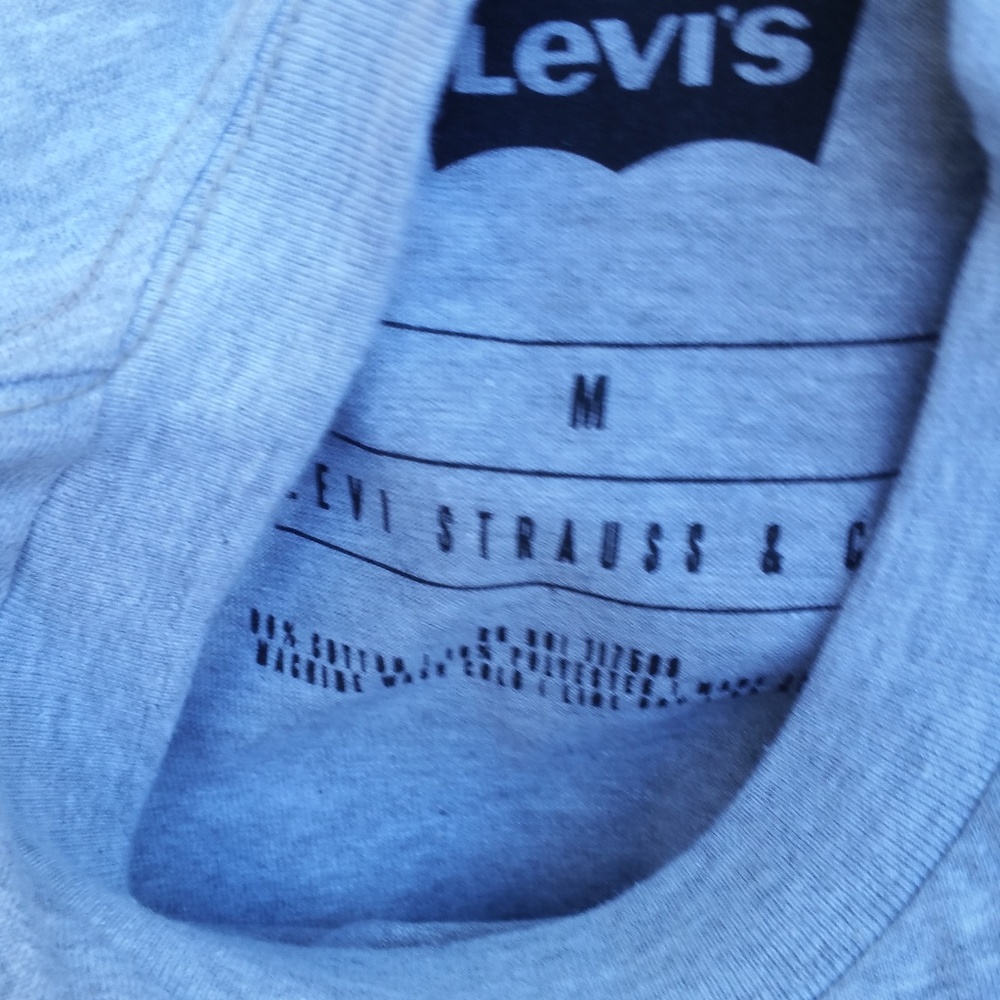 LEVI'S cotton tee shirt 100% Original NWT - Picture 2 of 4